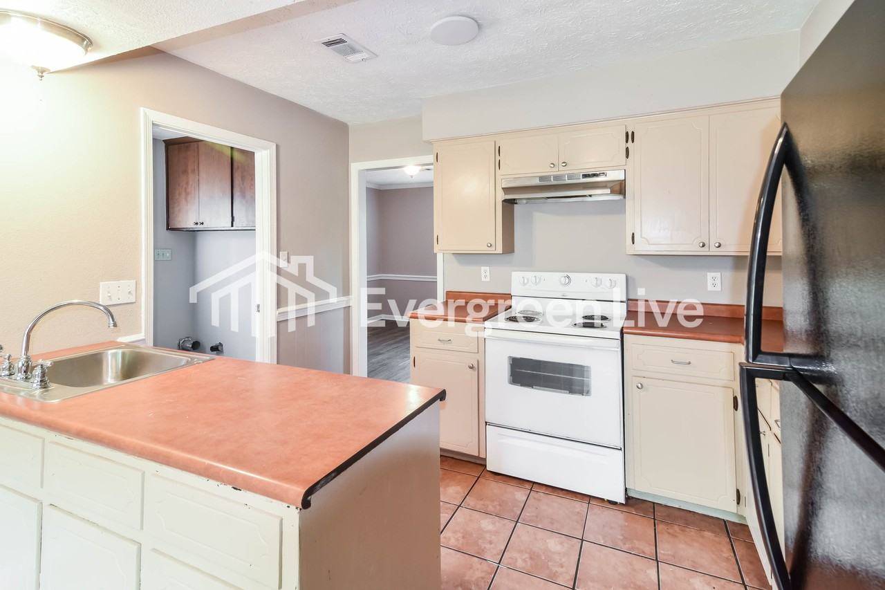 1425 Pampas Pl - Photo 5 of 15