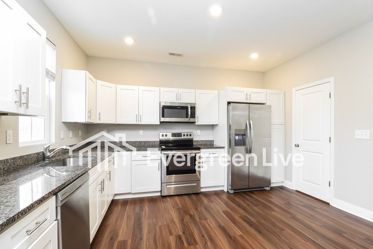 515 Leland St - Photo 3 of 7