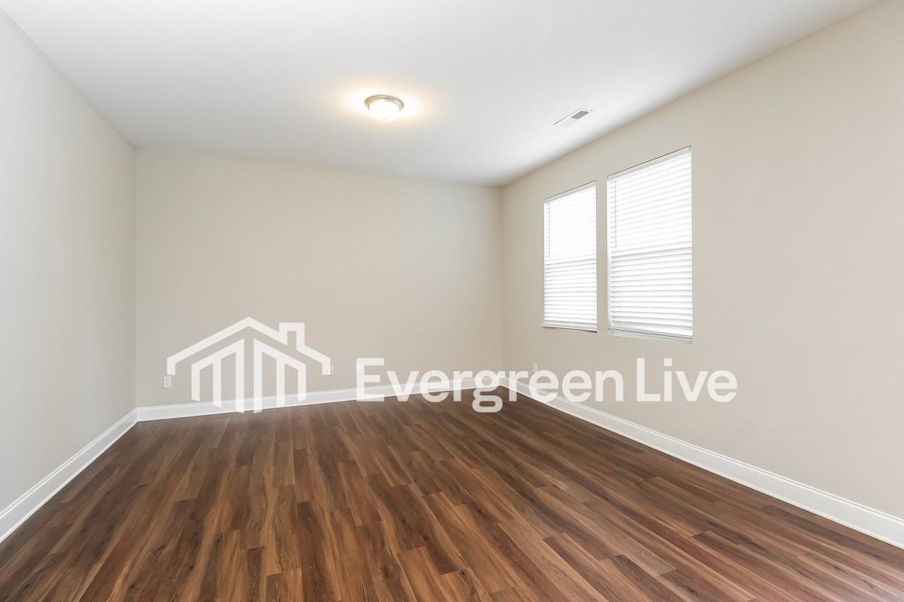 515 Leland St - Photo 5 of 7