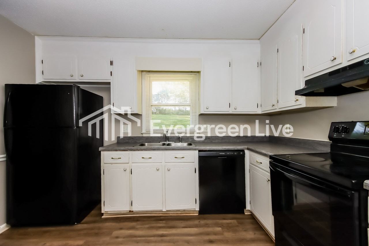 2511 Cliffside Dr - Photo 4 of 14