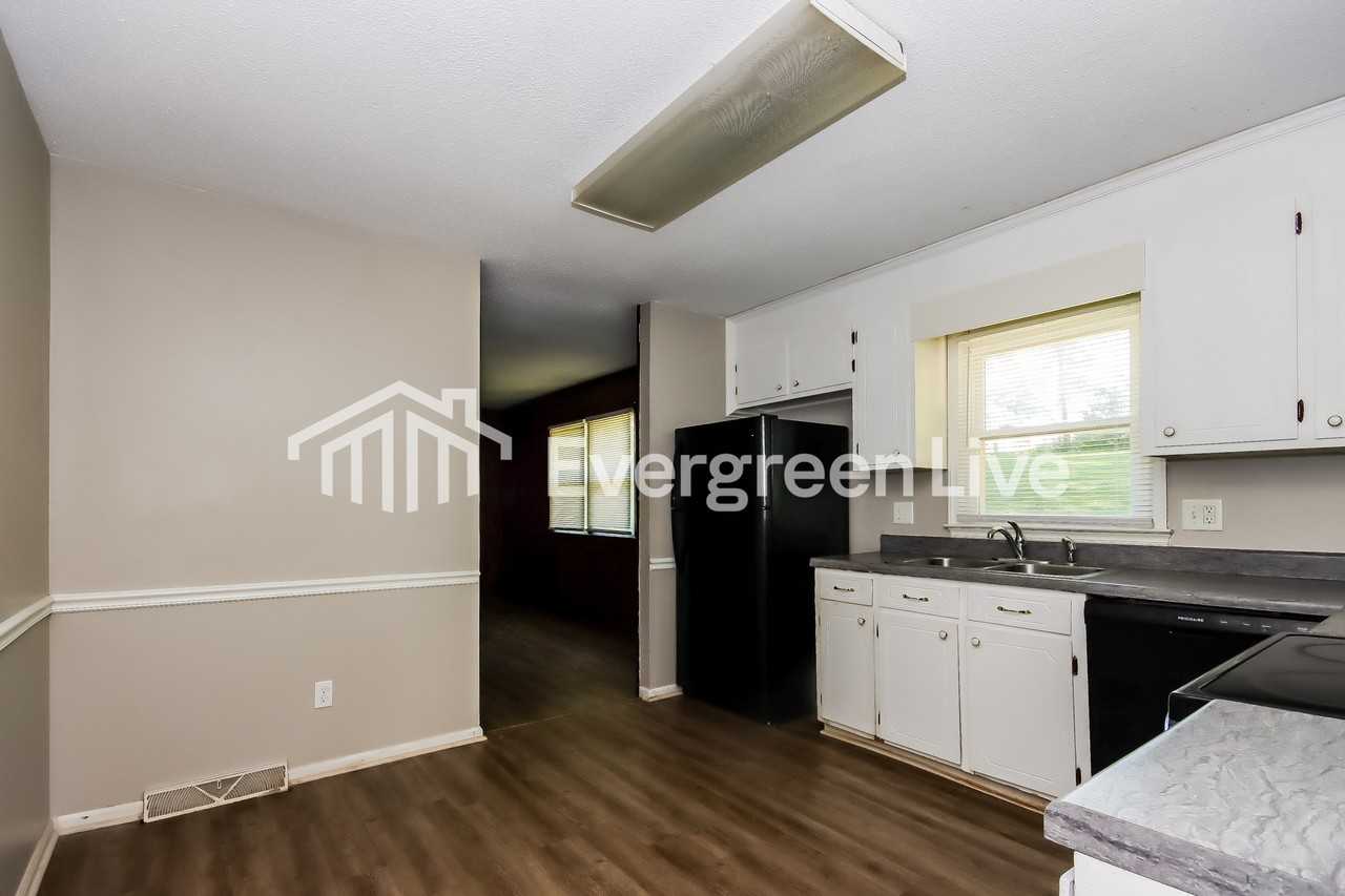 2511 Cliffside Dr - Photo 7 of 14