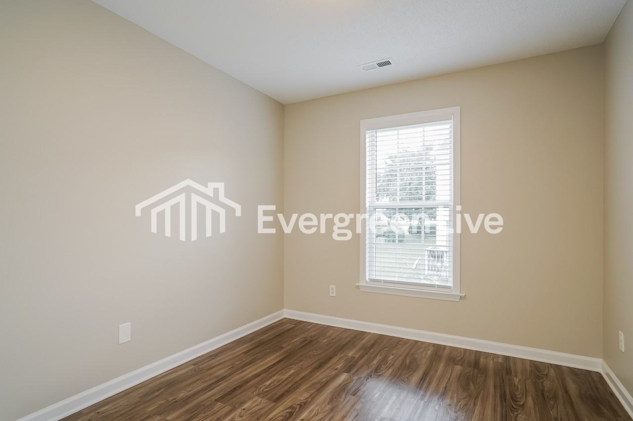 4802 Tanglewood Oaks St - Photo 3 of 15