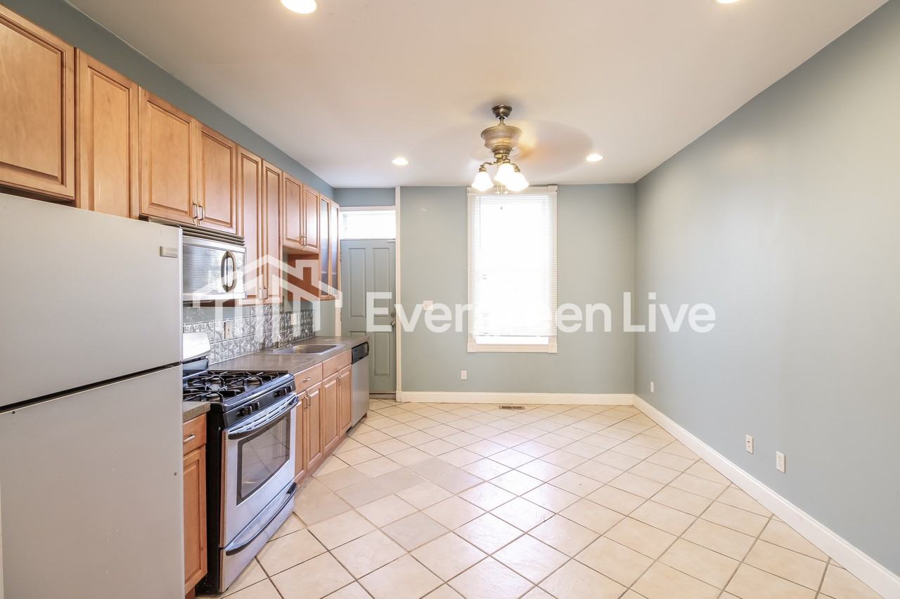 3304 E Baltimore St - Photo 6 of 15