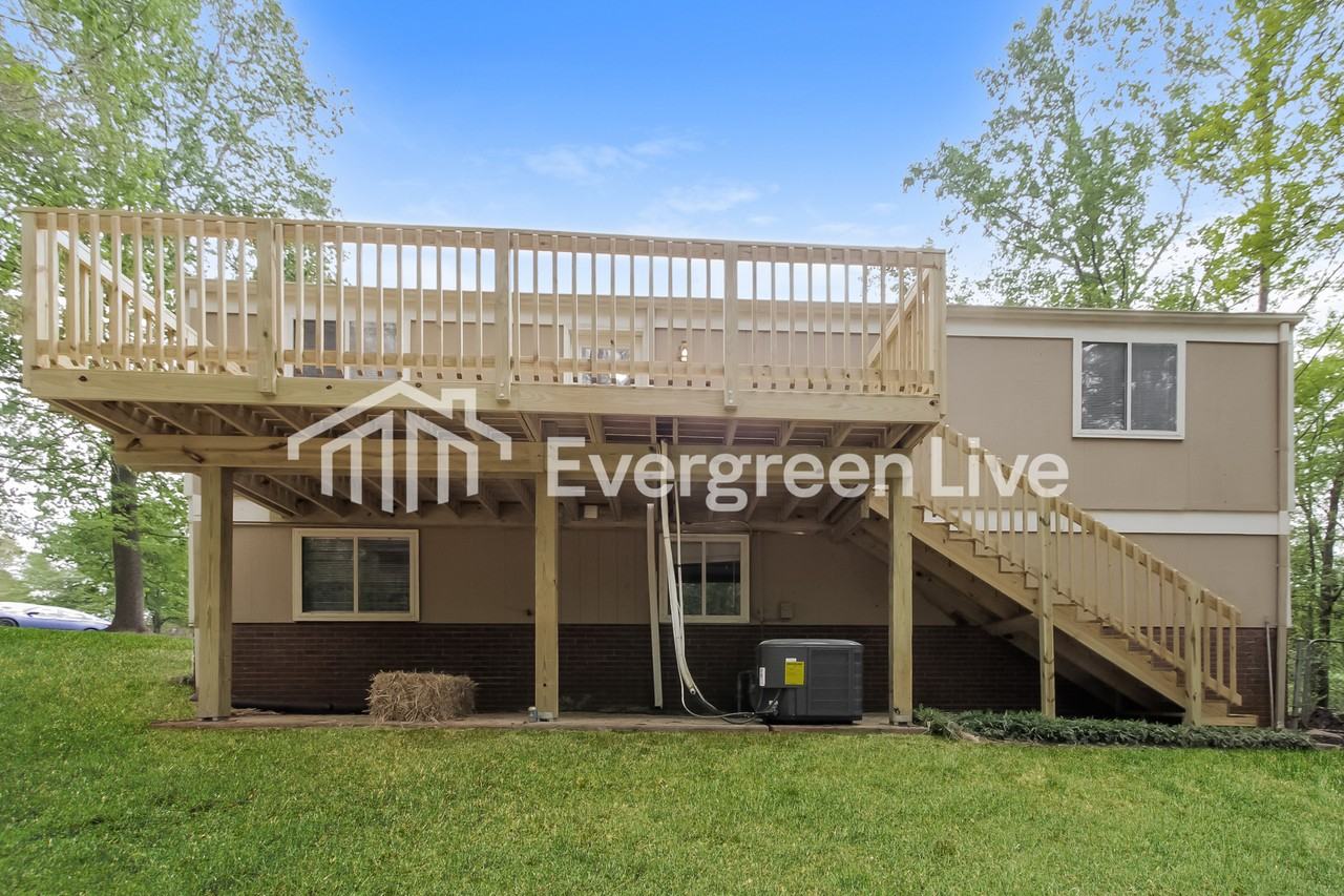2122 Kingstree Cir - Photo 2 of 3