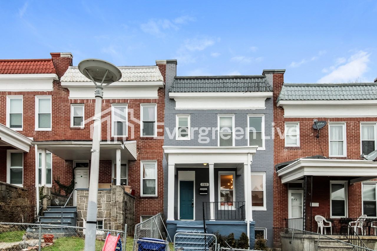 780 Linnard St - Photo 2 of 15