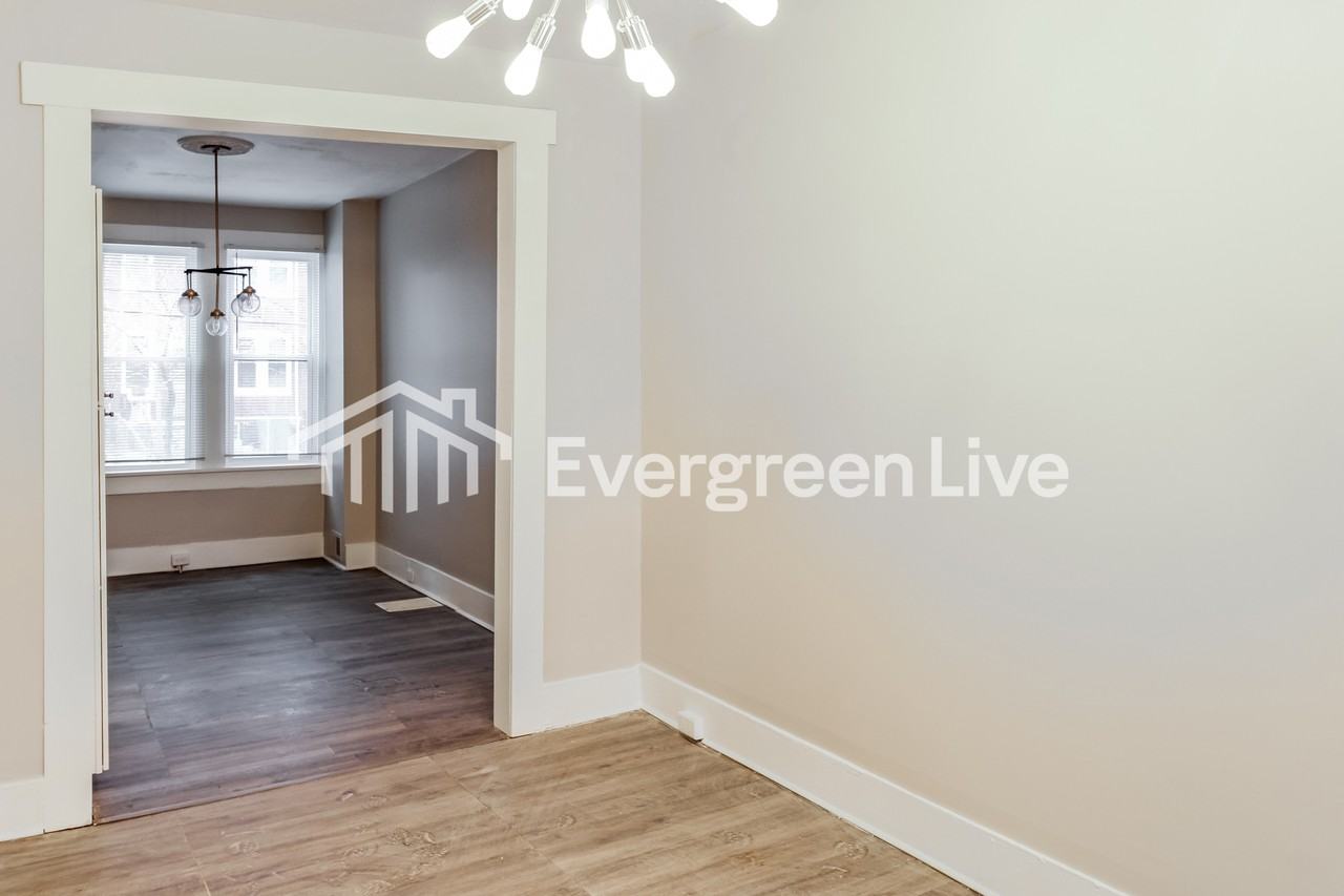 780 Linnard St - Photo 4 of 15