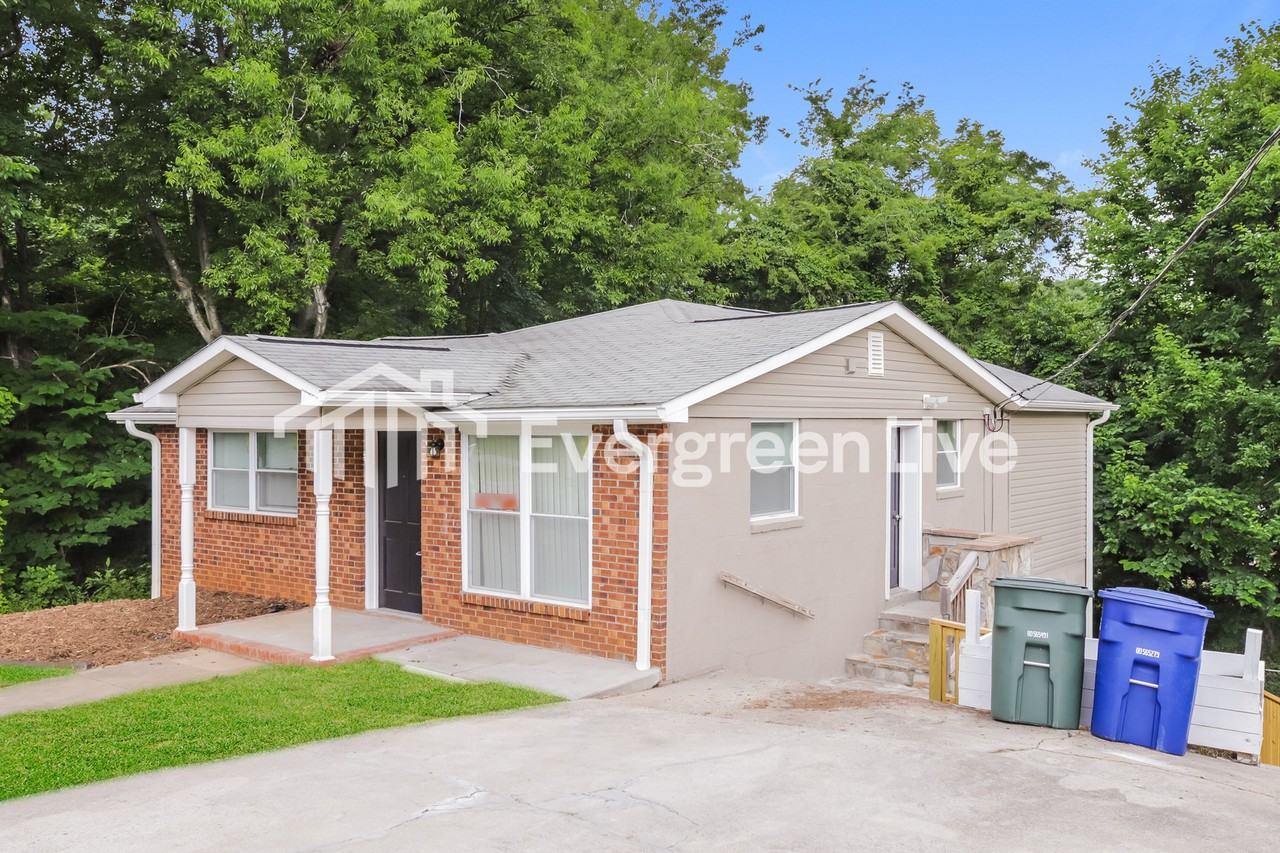 205 Lillie Dr - Photo 2 of 15
