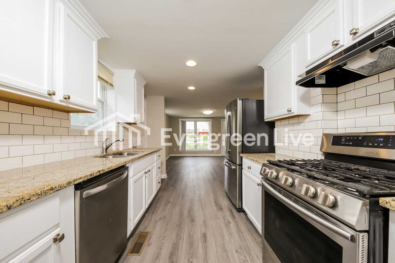 205 Lillie Dr - Photo 7 of 15