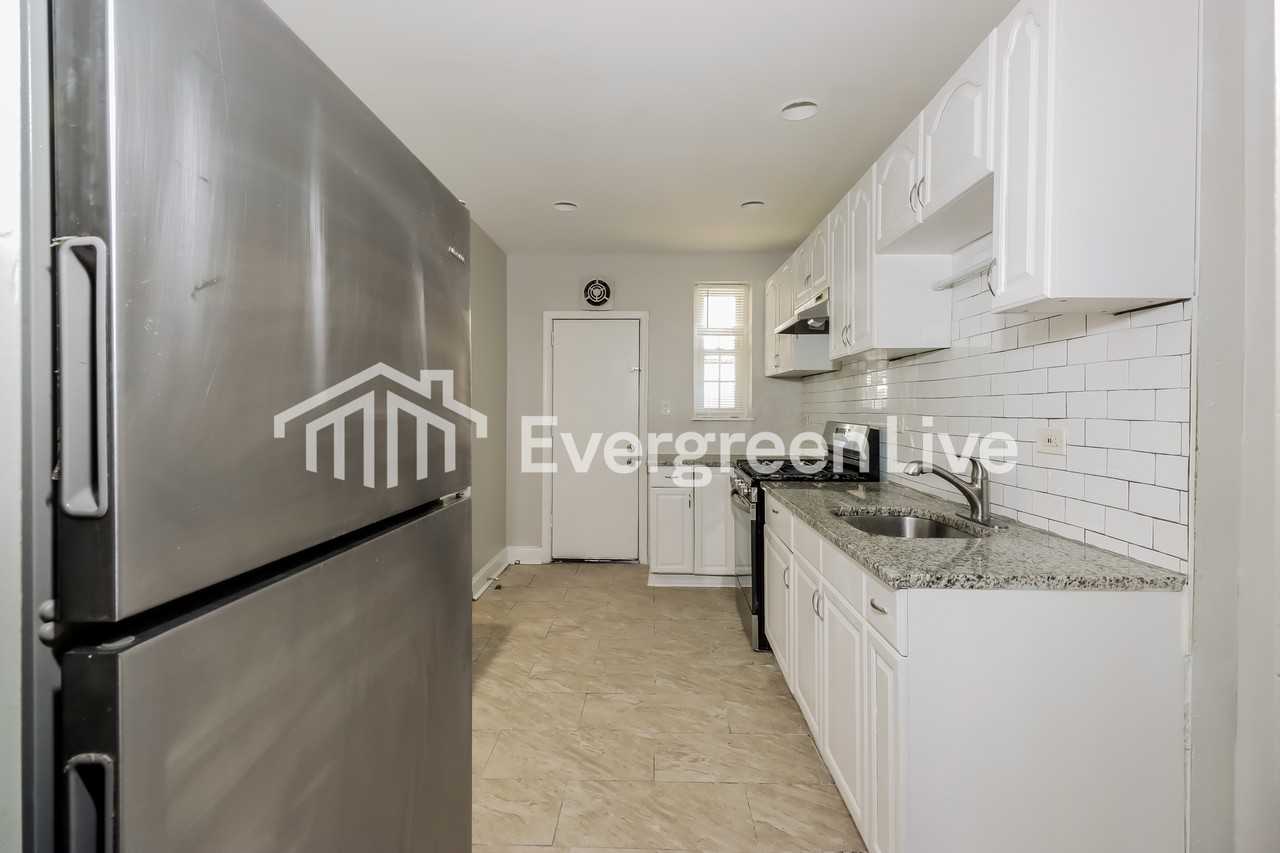 3544 Chesterfield Ave - Photo 5 of 15