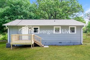 featured image of 2031 S Pine Dr