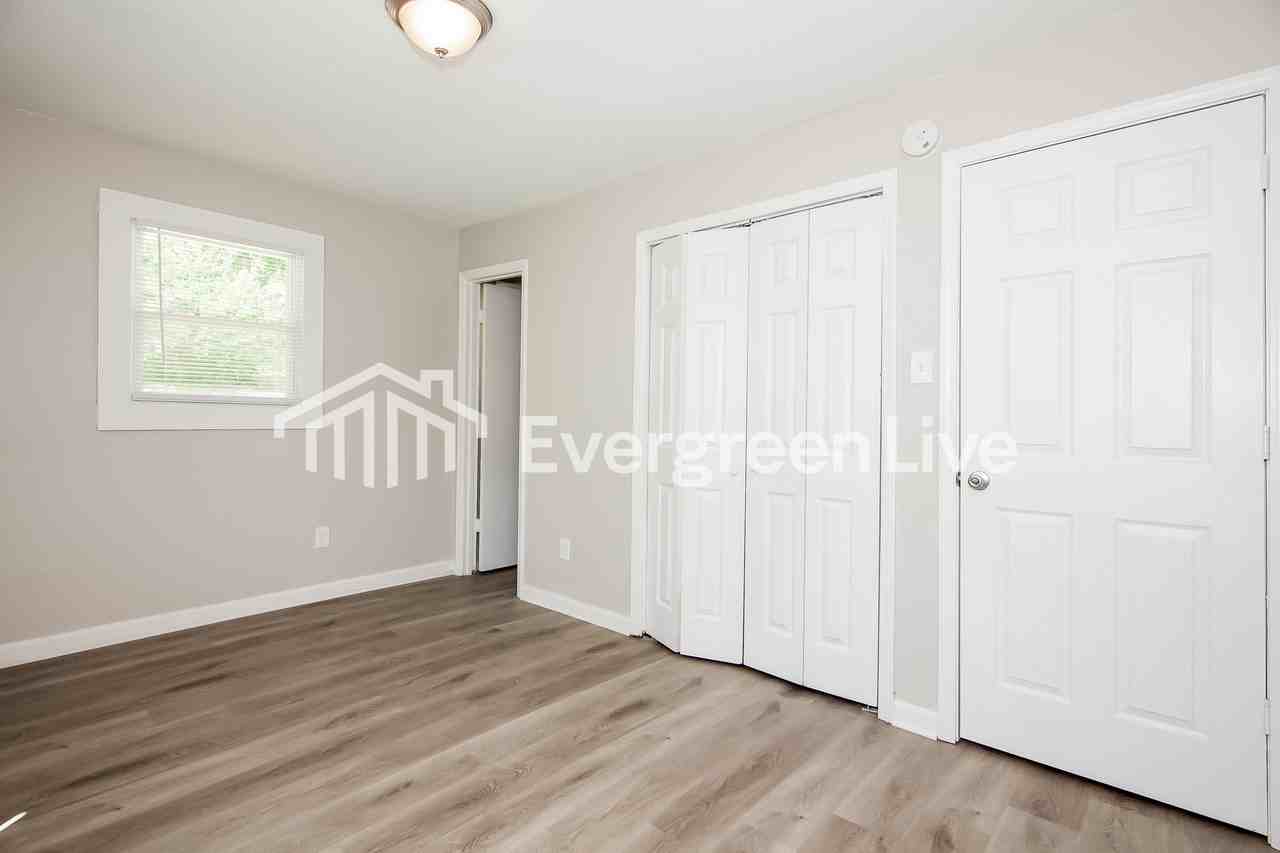 2031 S Pine Dr - Photo 7 of 15
