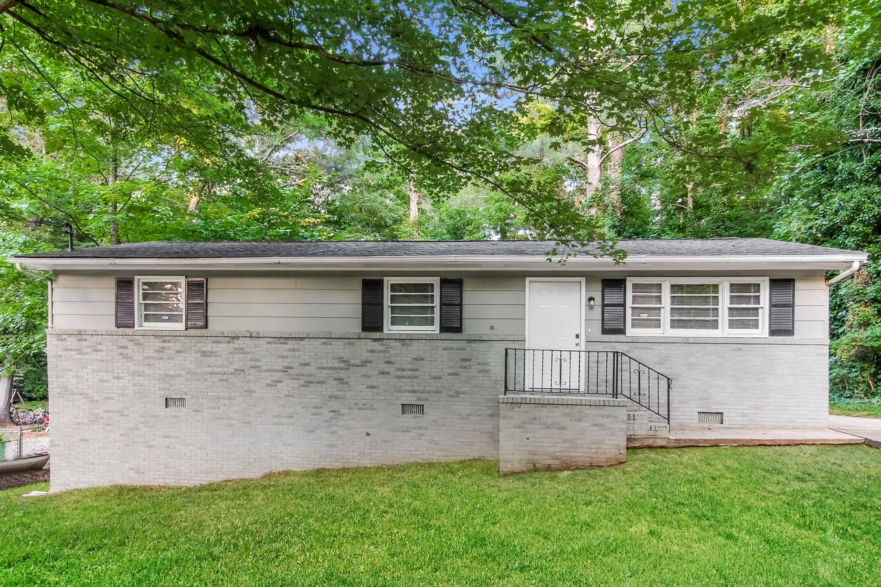 135 Wildwood Dr - Photo 2 of 30