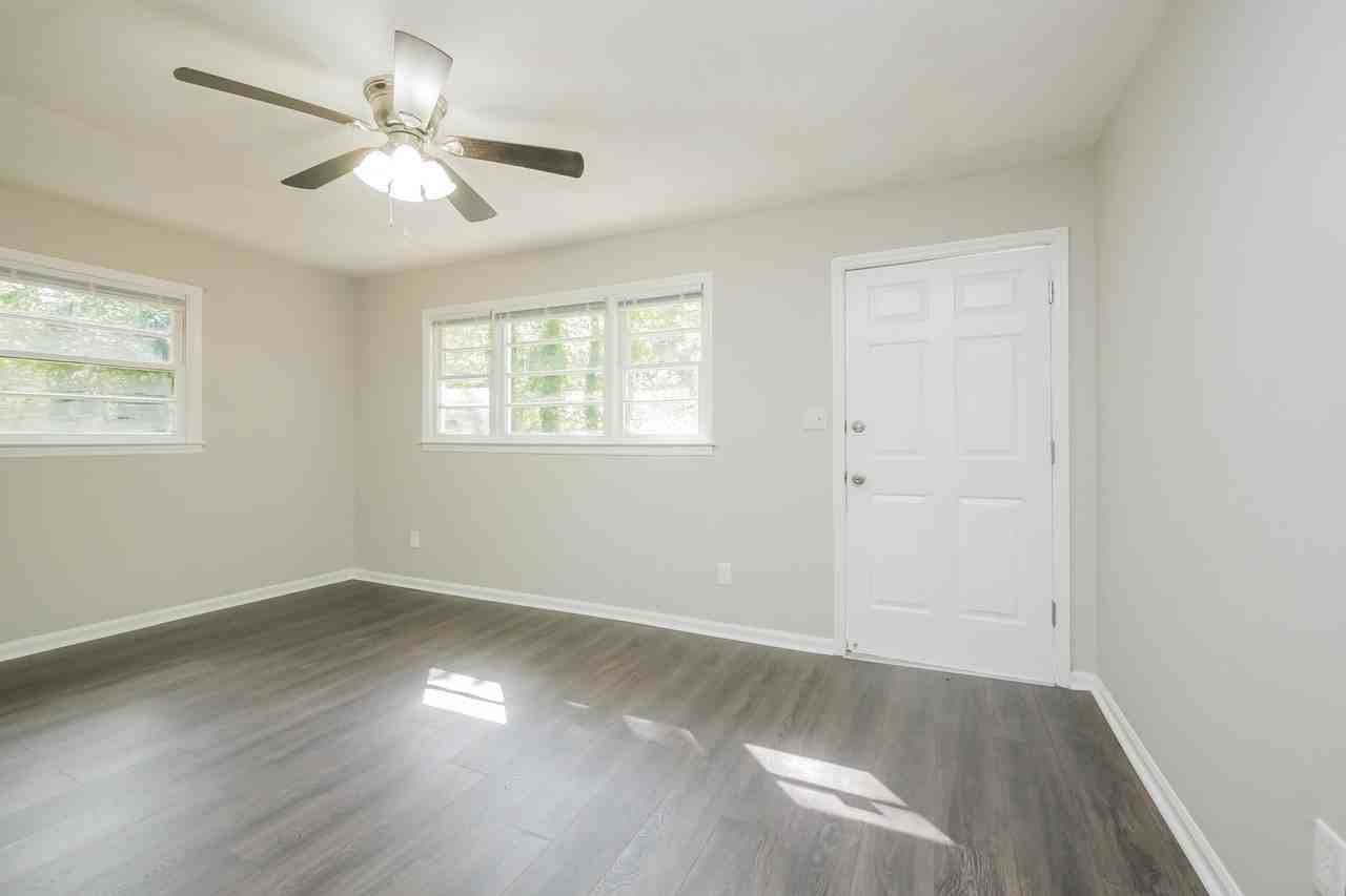 135 Wildwood Dr - Photo 5 of 30