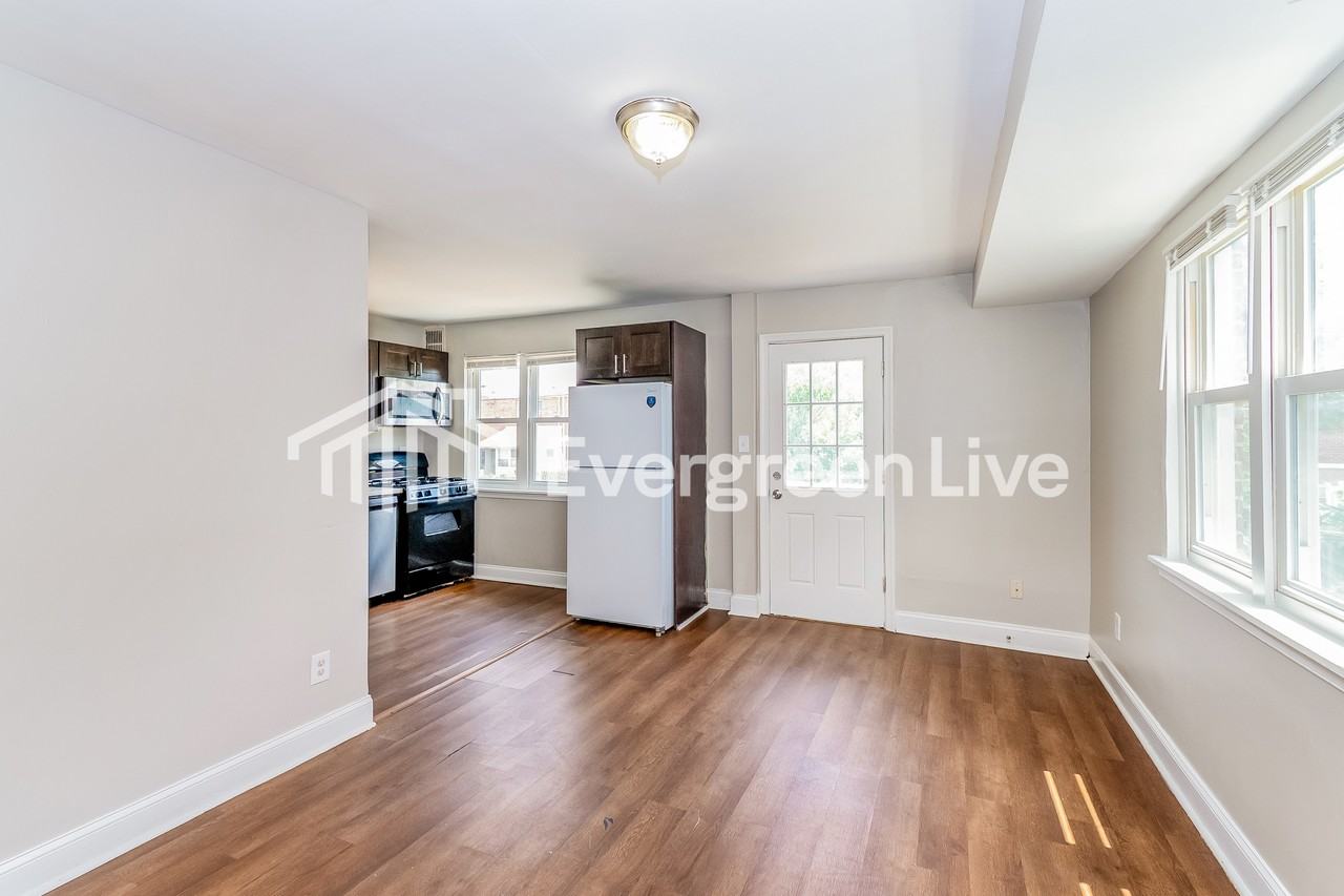 8525 Chestnut Oak Rd - Photo 2 of 15
