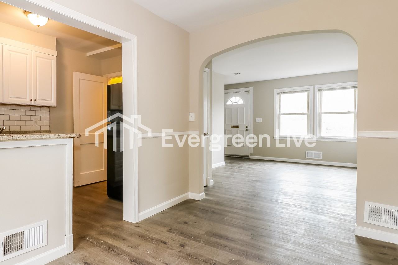 3646 Lyndale Ave - Photo 5 of 15