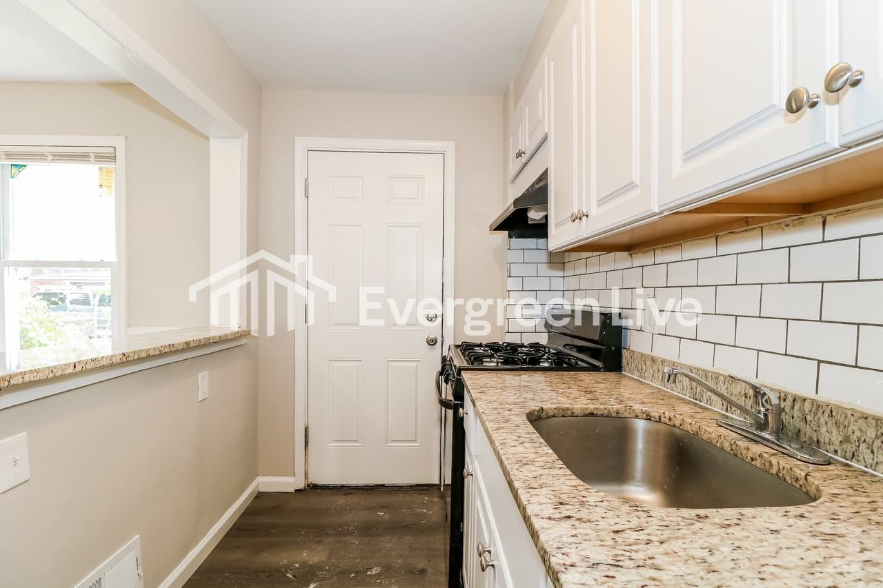 3646 Lyndale Ave - Photo 7 of 15