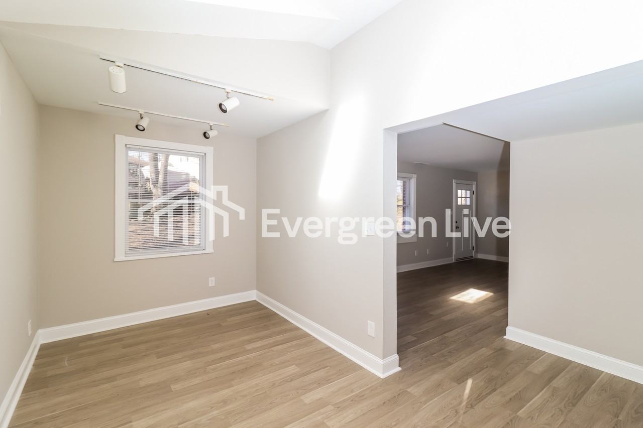 737 Eddy Rd - Photo 5 of 15