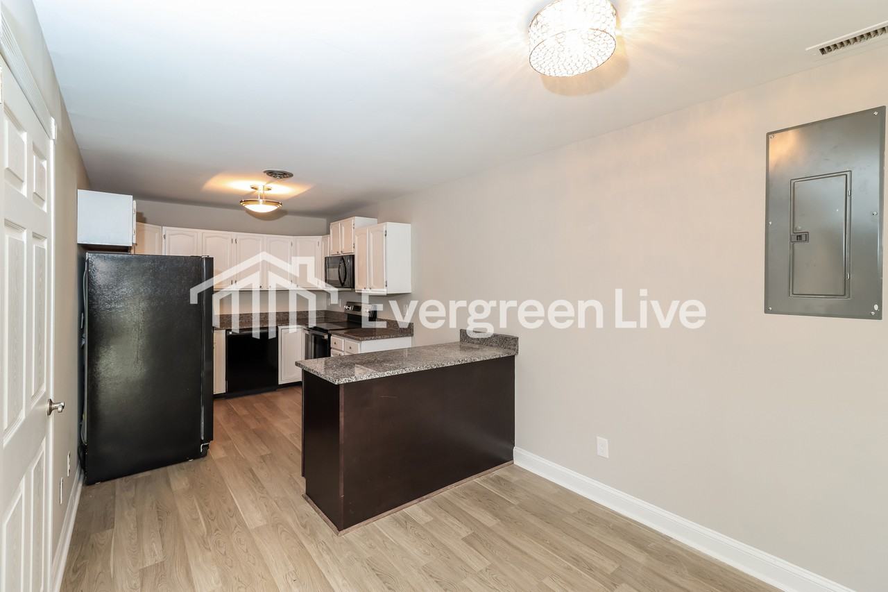 737 Eddy Rd - Photo 6 of 15