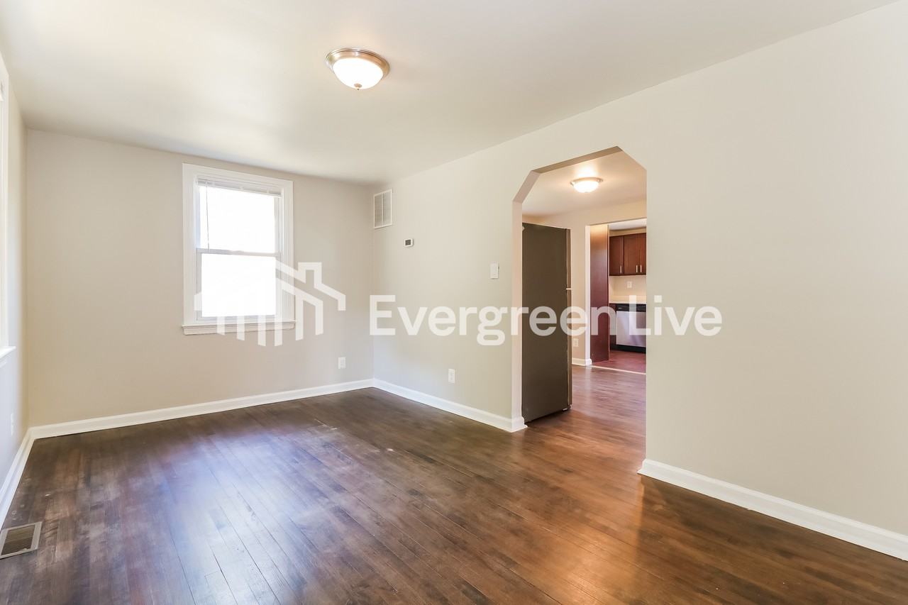 10024 Dolfield Rd - Photo 3 of 15