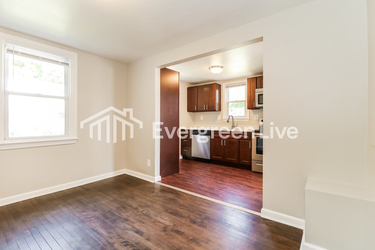10024 Dolfield Rd - Photo 4 of 15