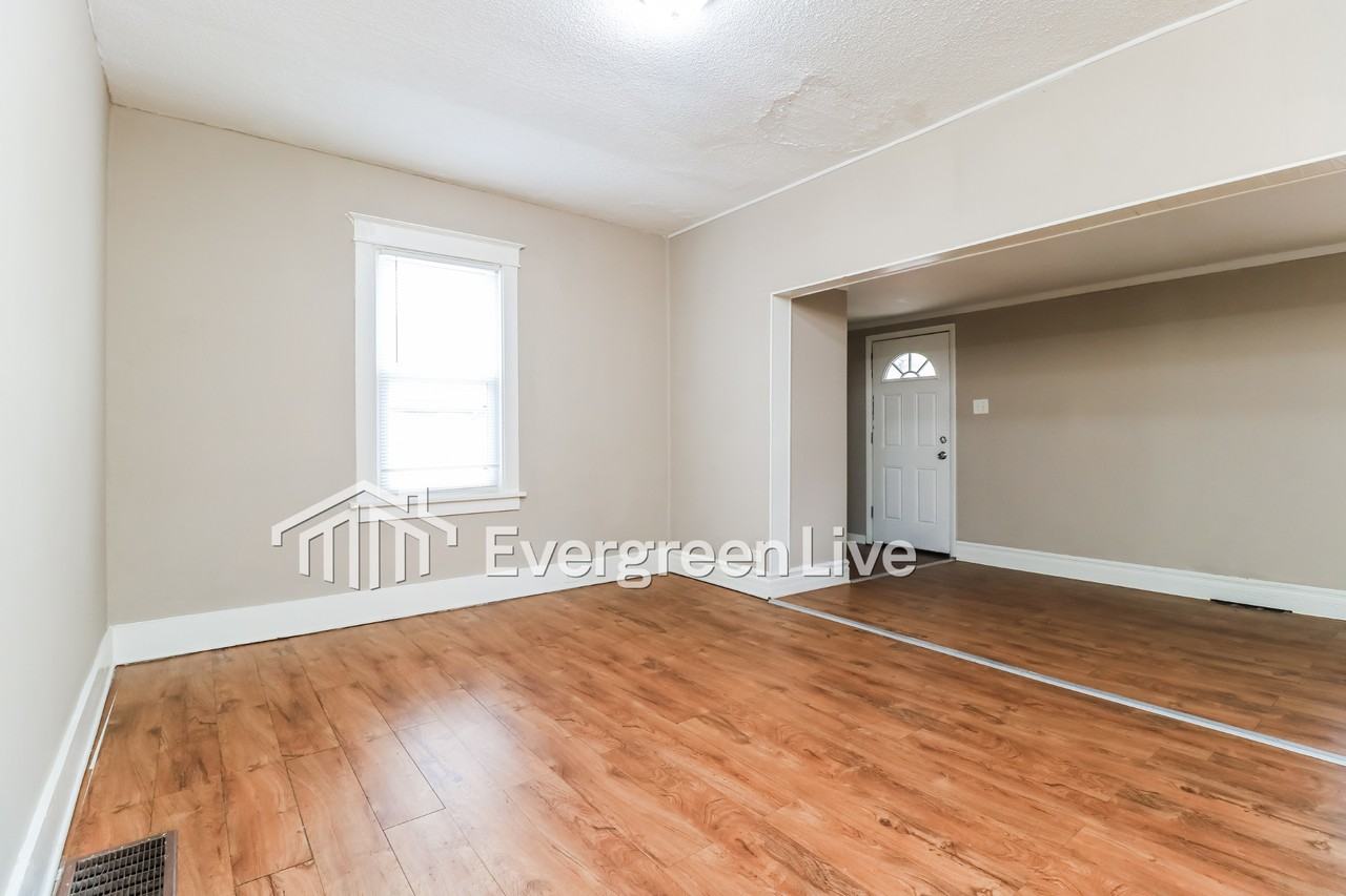 3533 Marshall Ave - Photo 4 of 14