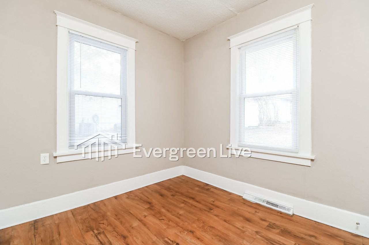 3533 Marshall Ave - Photo 6 of 14