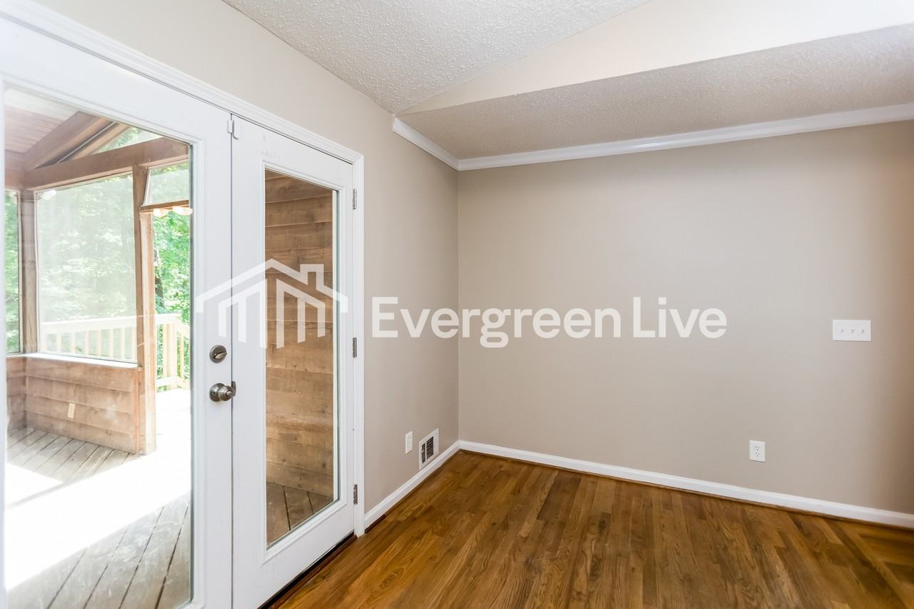 2493 Oakrill Rd - Photo 6 of 15