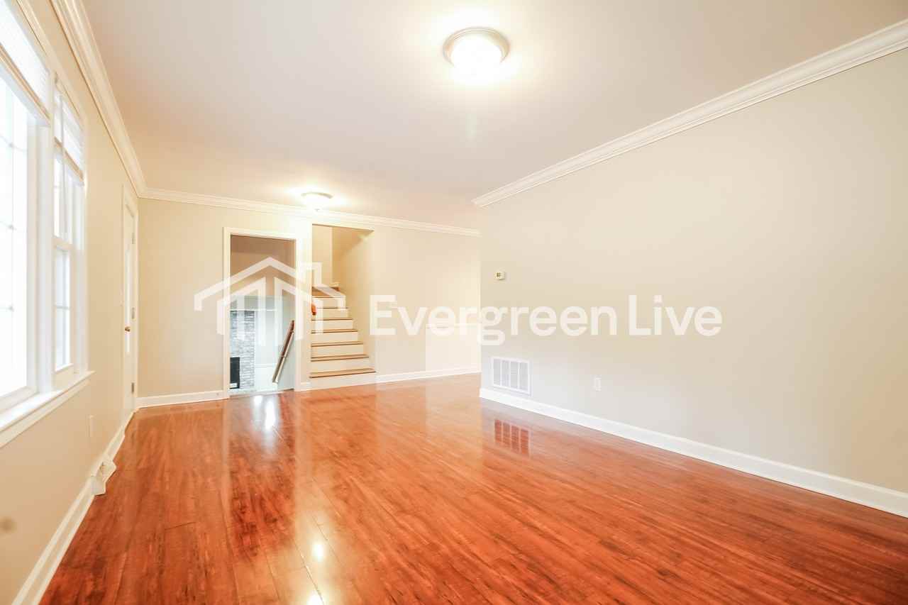 127 Ashdown Dr - Photo 7 of 15