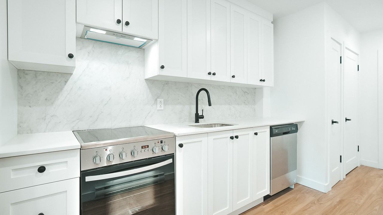 5205 1re Av — photo 2