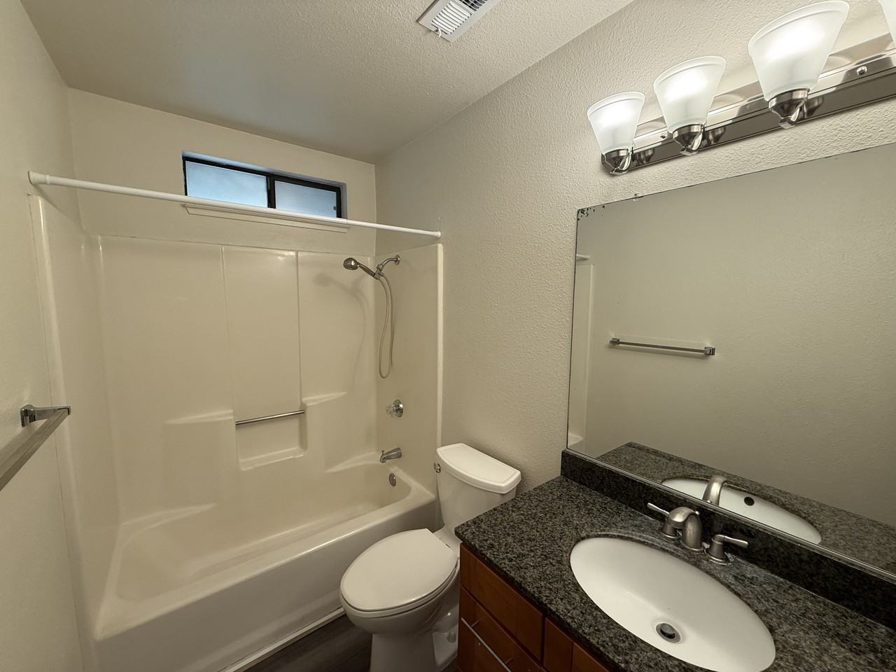 1420 Sherman Ave #16 - Photo 4 of 12