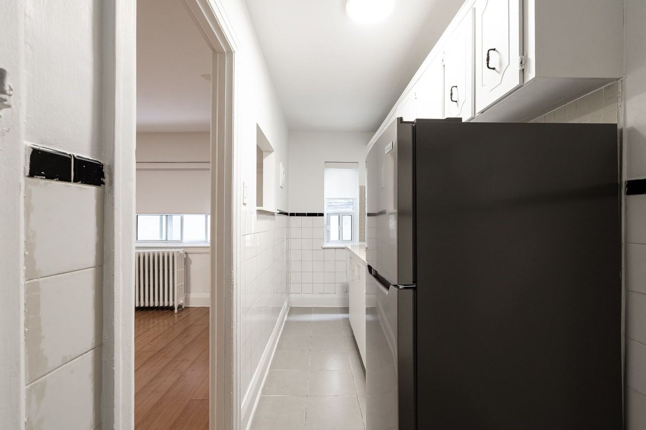 118 Roncesvalles Avenue - Photo 3 of 12