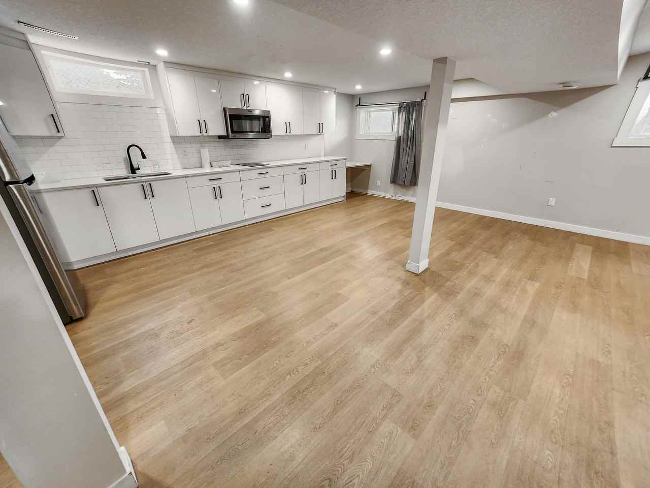 6335 4 St Nw - Photo 3 of 8
