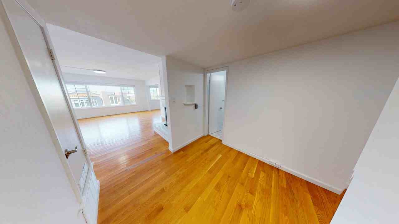 1040 Ashbury Street - Photo 6 of 28