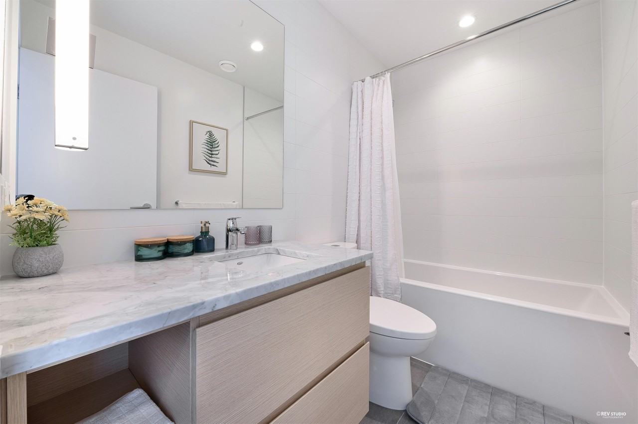 652 Whiting Way - Photo 3 of 13