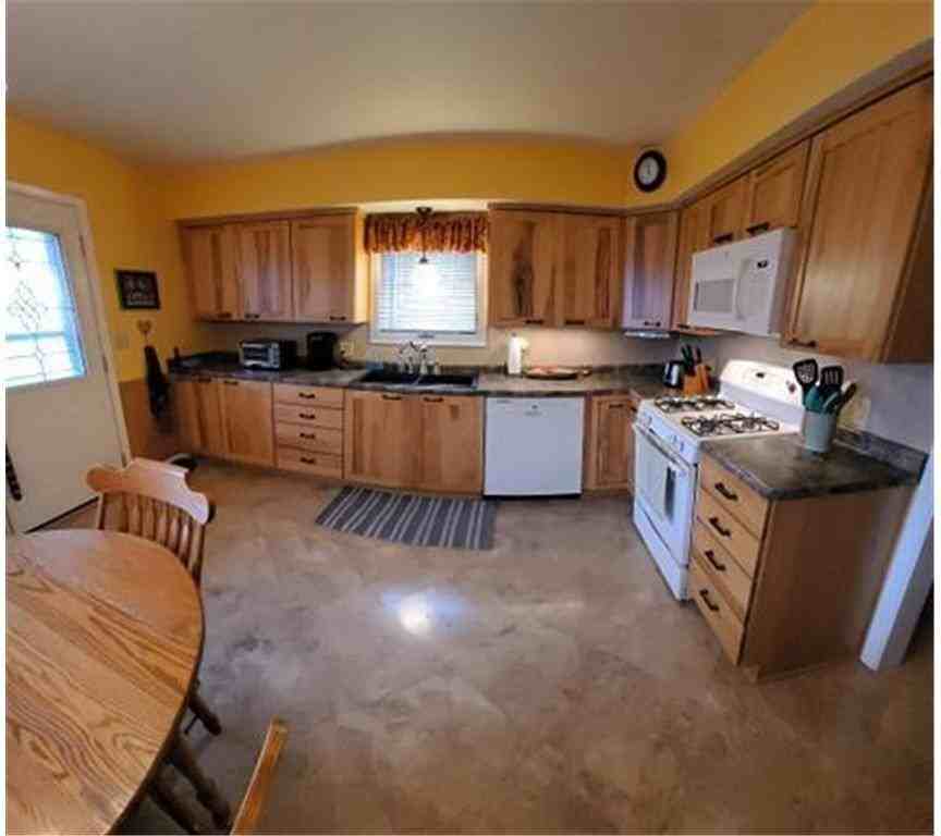 1121 E Center St - Photo 2 of 14