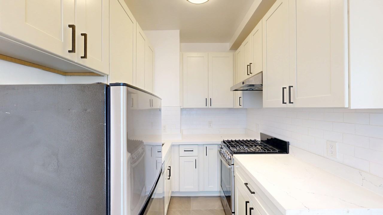 346 Leavenworth Street - Photo 4 of 14