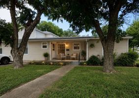 featured image of 5101 Guadalupe St Apt A #Apt A