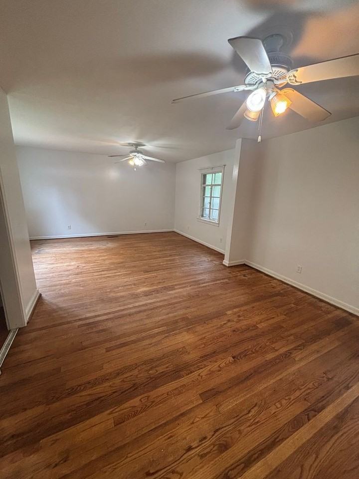 2200 Loop Rd - Photo 5 of 21