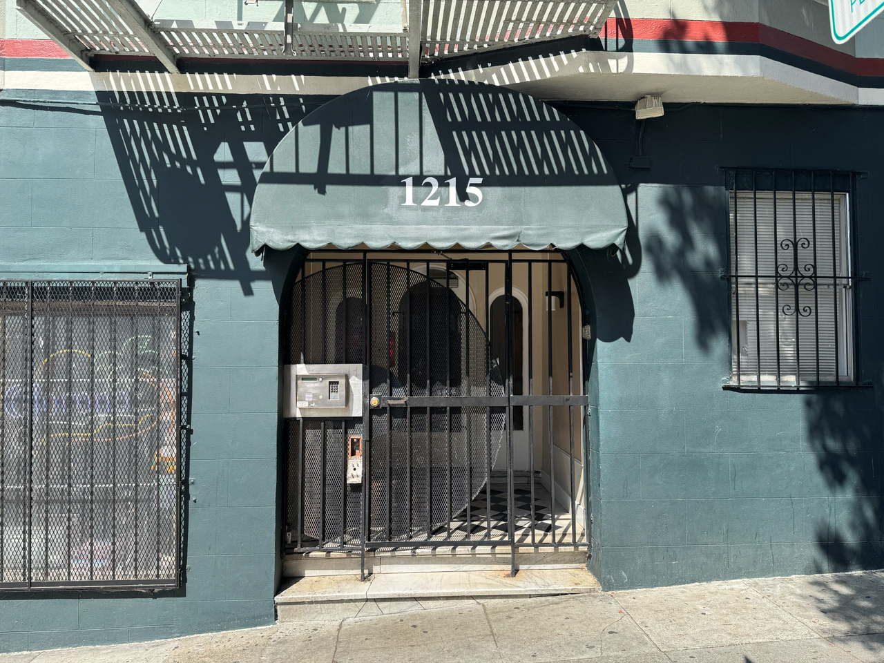 1215 Laguna Street - Photo 4 of 5