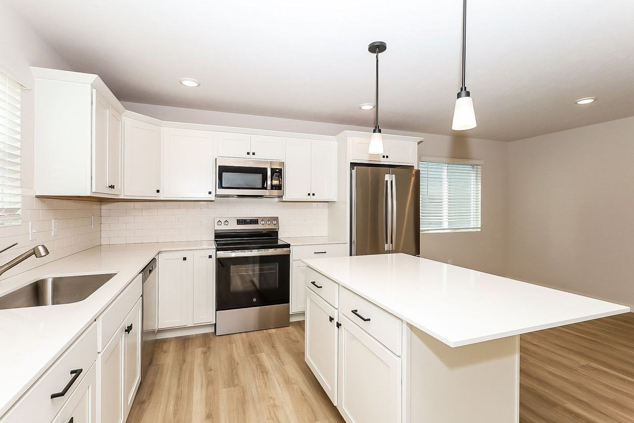 356 Sherman St - Photo 3 of 30
