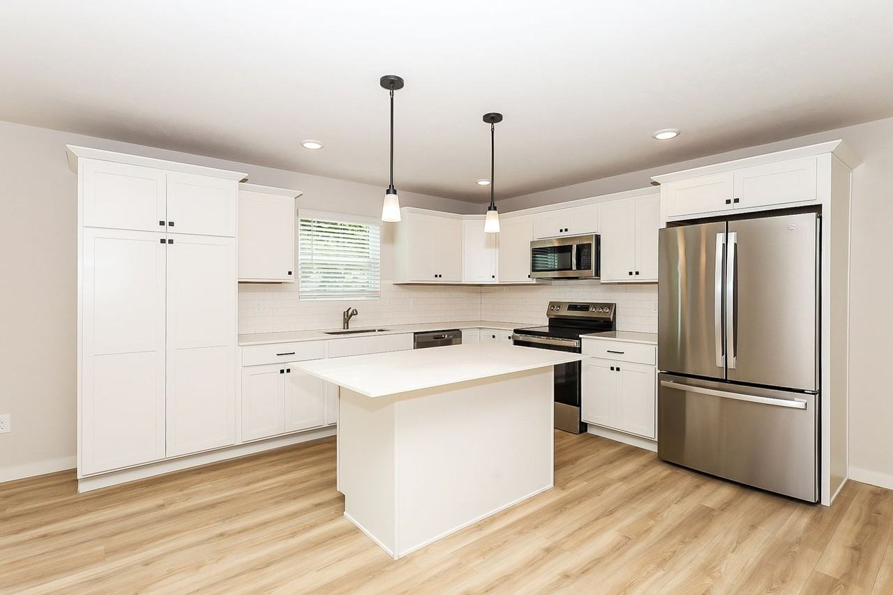 356 Sherman St - Photo 5 of 30