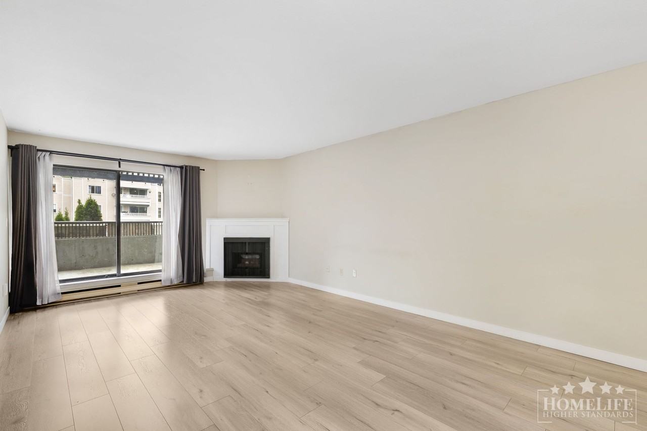 9682 134 St - Photo 2 of 17