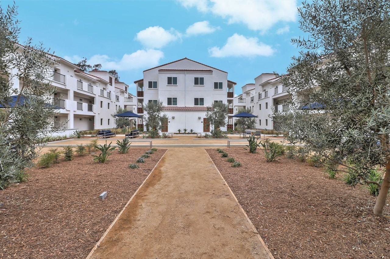 Coastal Village Apartments - Photo 5 of 22