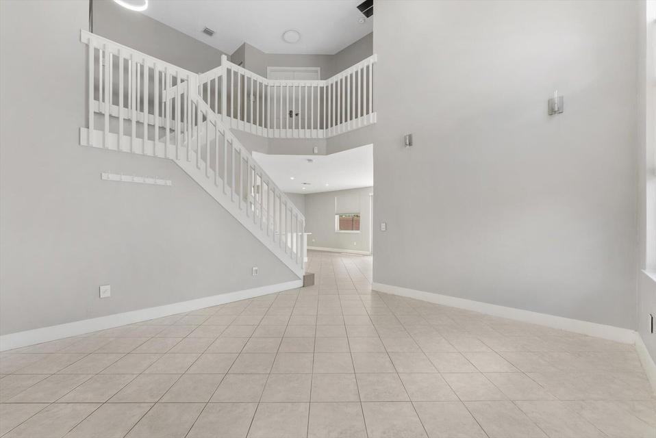 9825 Scribner Ln - Photo 5 of 24