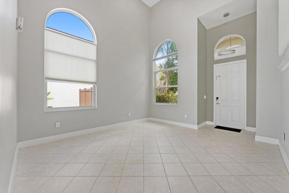9825 Scribner Ln - Photo 6 of 24