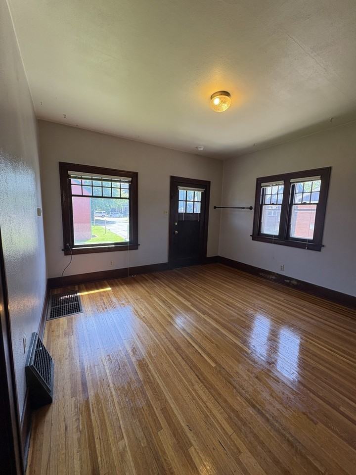 324 W Spruce St #328 - Photo 3 of 15