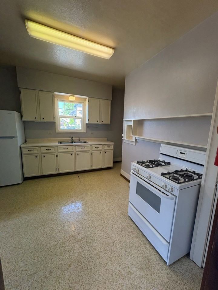 324 W Spruce St #328 - Photo 4 of 15