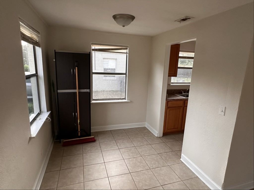 310 Washington Ave #A - Photo 2 of 10