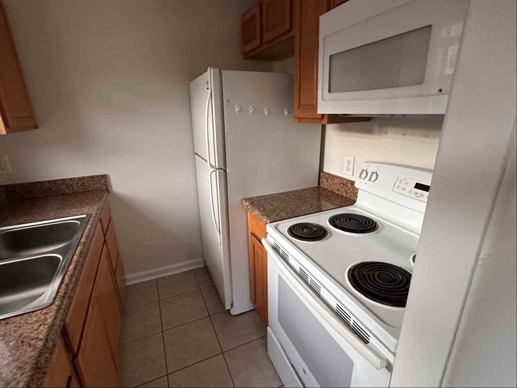 310 Washington Ave #A - Photo 4 of 10