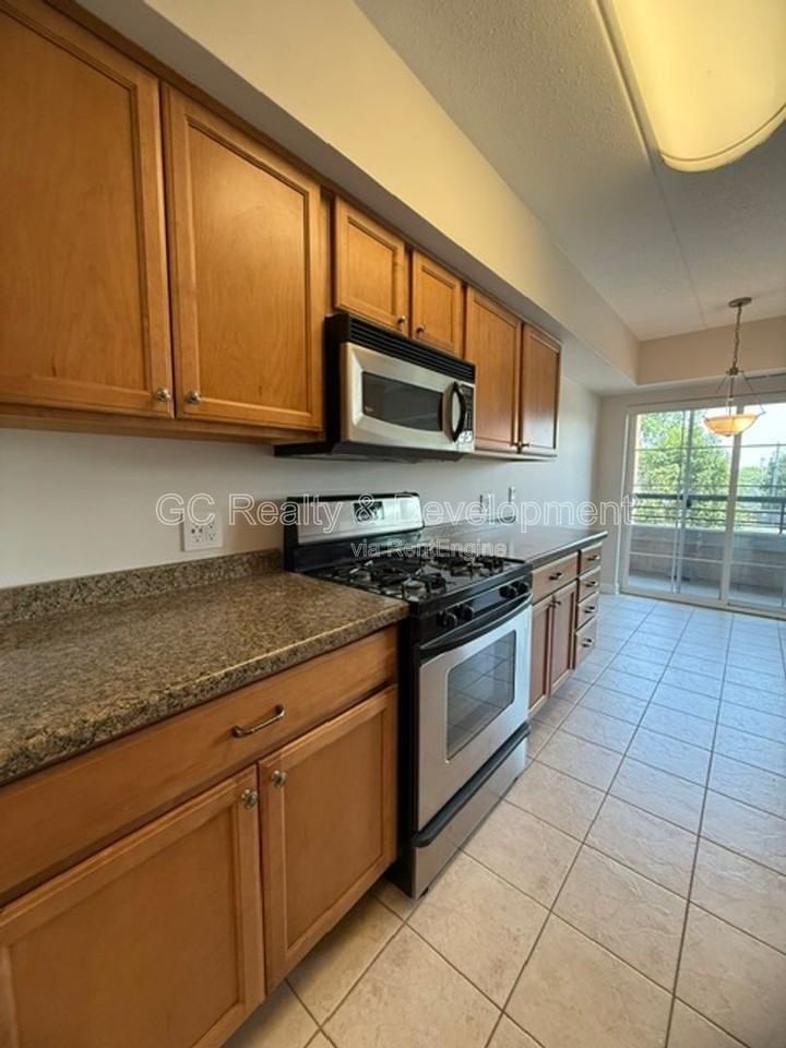 17212 Oak Park Ave #2SE - Photo 7 of 26